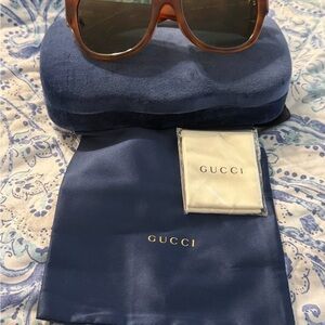 Gucci Brown Tortoiseshell Sunglasses with Navy Accessories